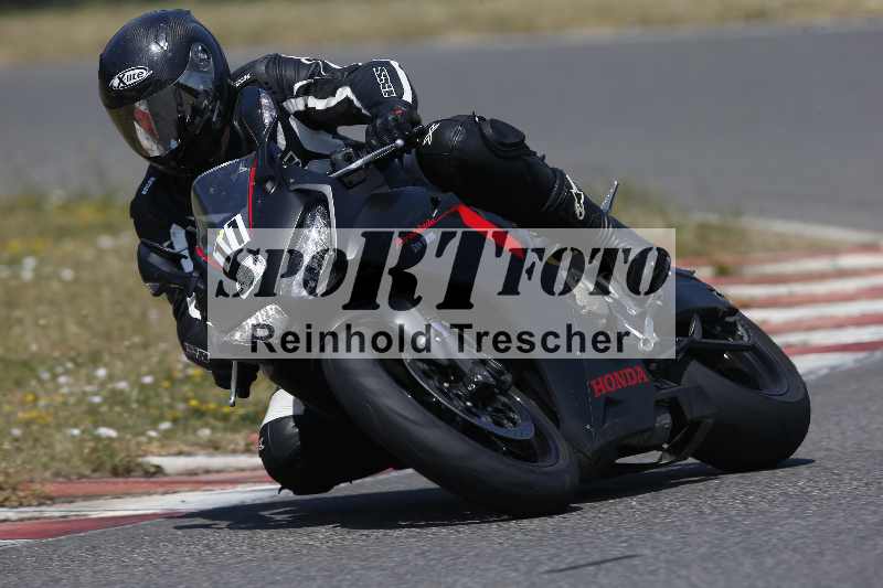 /Archiv-2023/28 05.06.2023 Moto Club Anneau du Rhin/vert-medium/11